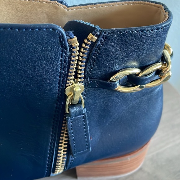 TALBOTS Chic ANKLE BOOT VIA CHAINLINK VACHETTA SIZE 7M Blue Leather superior - Picture 6 of 10